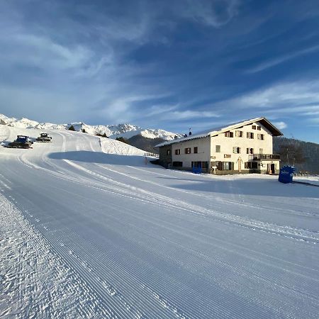 Locanda Ristorante Bar Del Lago Chamois Bagian luar foto